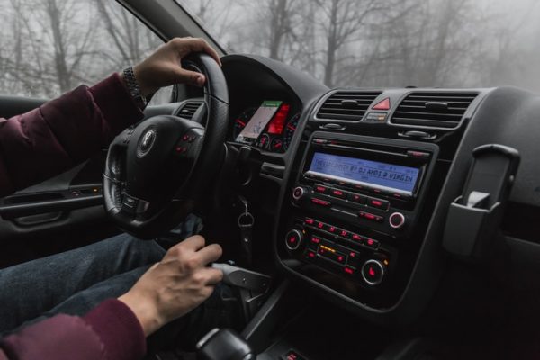 How to Play Music from Phone to Car: An Ultimate Guide