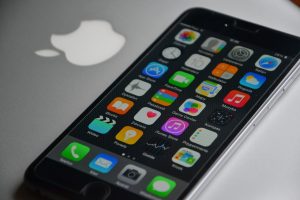 Apple Works On Wraparound iPhone Screen
