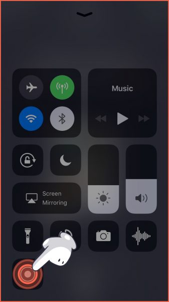 Sixth step to mobile live streaming on Facebook with Omlet Arcade on iOS.