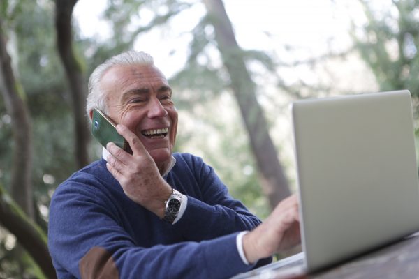 Top 10 User-Friendly Cell Phones for Seniors