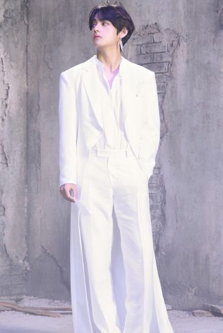 download bts v in white wallpaper cellularnews download bts v in white wallpaper