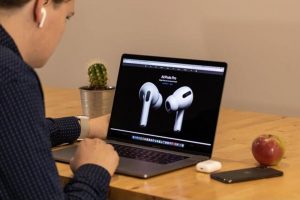 How to Connect AirPods to Mac and Windows PC Easily?