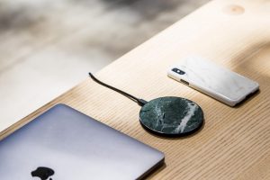 How Does Wireless Charging Work on a Mobile Phone?