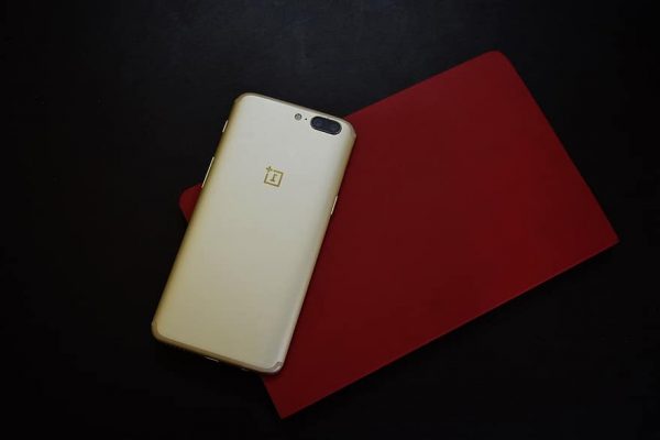 Oneplus phone with OxygenOS face down