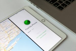 How to Pause Location on Find My iPhone