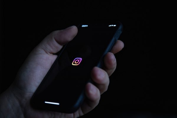 How to Enable Instagram Dark Mode on Android and iOS