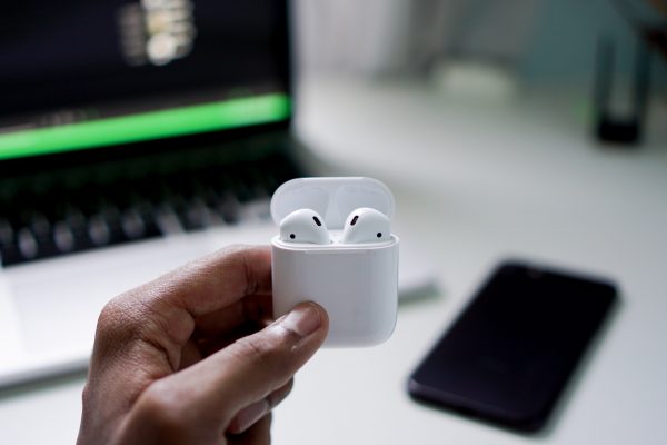airpods with laptop