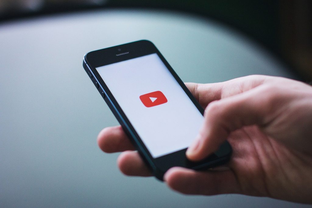 YouTube Videos Not Playing: 10 Ways to Fix it on Your Phone