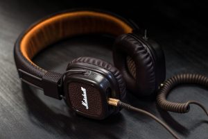 Open Back vs Closed-Back Headphones: Which Is Better?