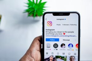 How to Search Instagram Without an Account