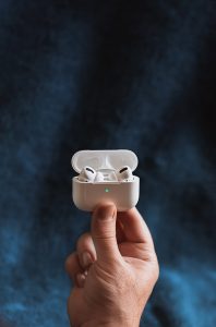 AirPods Won’t Charge? Try These 11 Quick Solutions