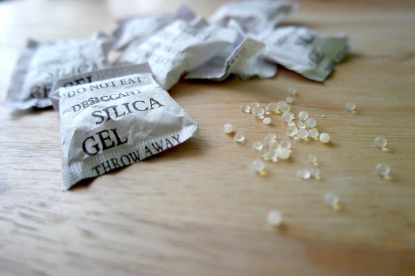 Silica gel can dry your AirPods that got soaked in the washing machine