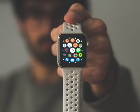 Why Is My Apple Watch Zoomed-In? How to Zoom It Out