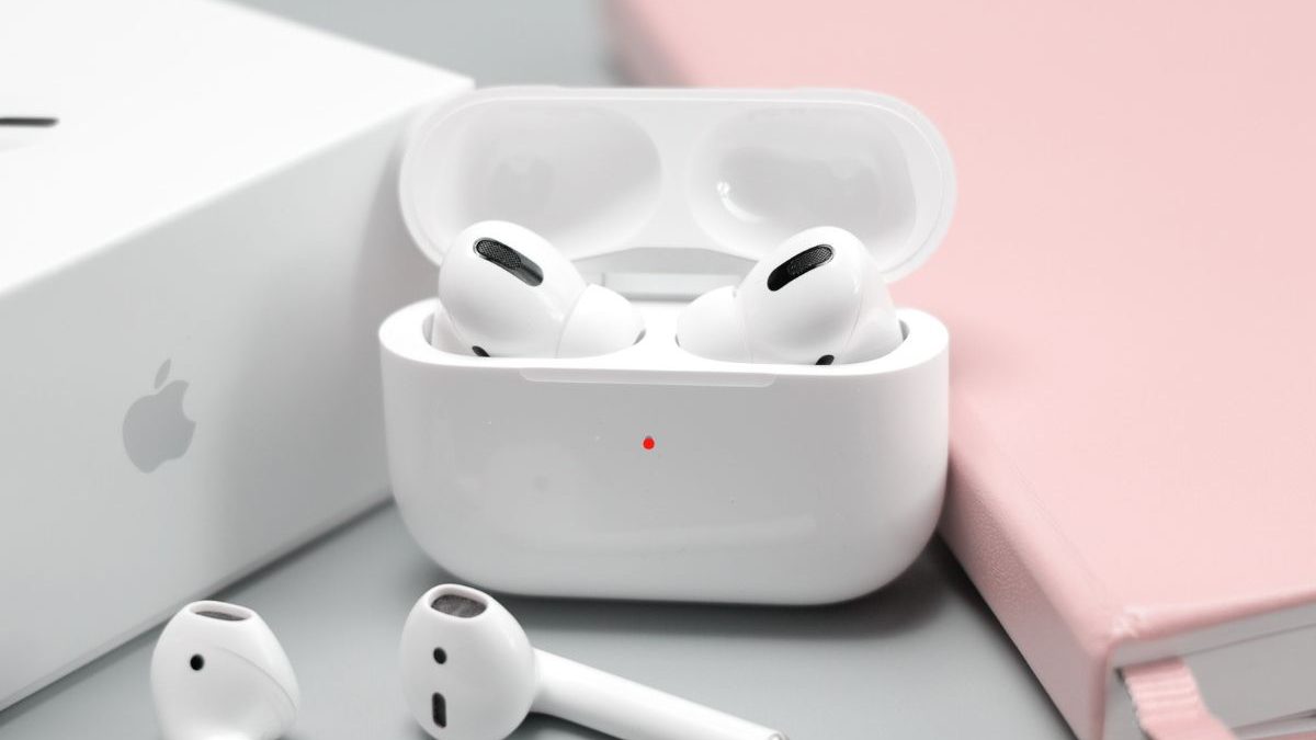 farmaceut ødelagte renhed What Does 'AirPods Flashing Orange' Mean and How to Fix It