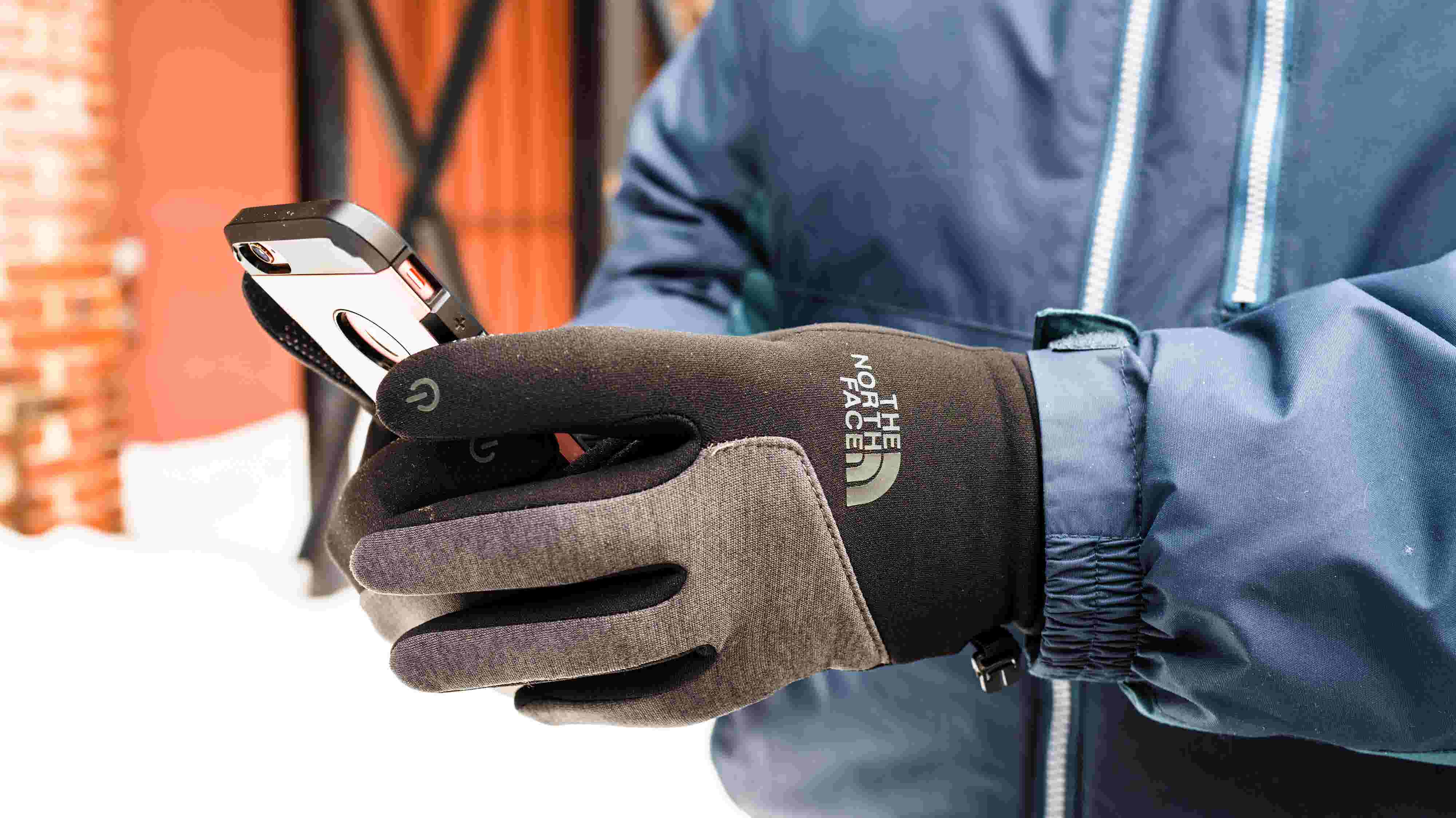 10 Amazing Men’s Touchscreen Gloves for 2024