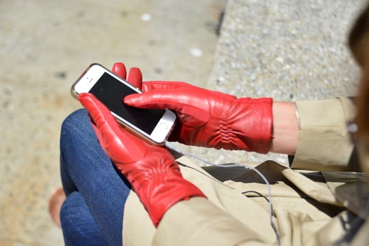 10 Amazing Touchscreen Leather Gloves for 2024