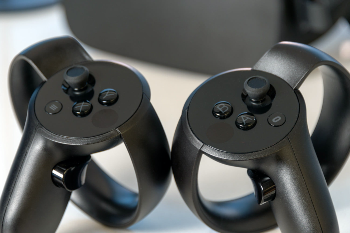 10 Best VR Controllers for 2024
