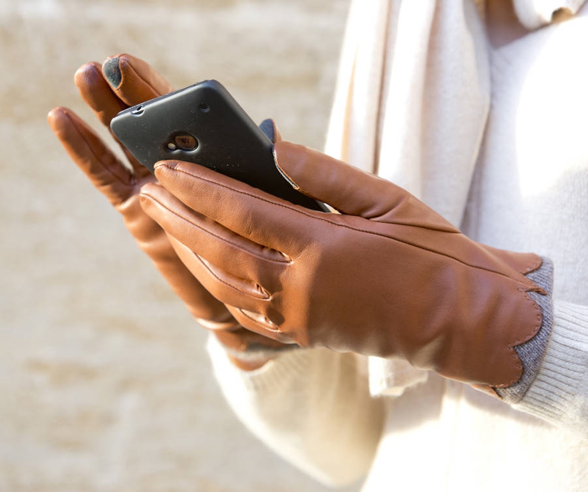 The Best Touchscreen Gloves for Your Smartphone CellularNews