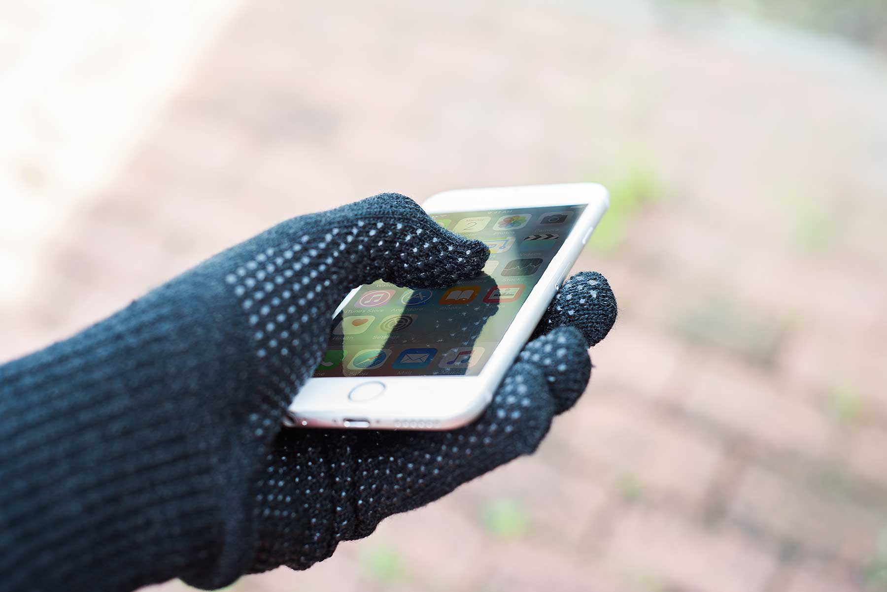 11 Best Mens Touchscreen Winter Gloves for 2024