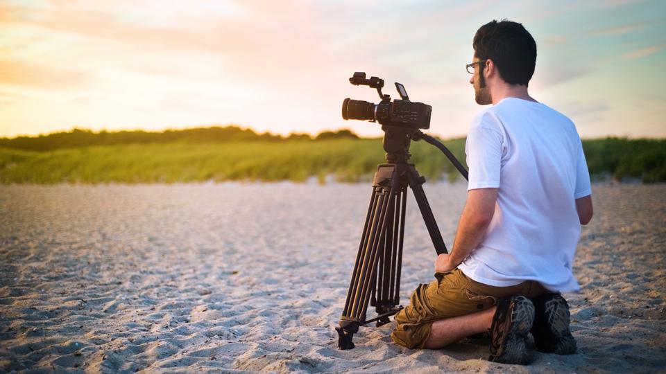 13 Best Video Camera Tripod for 2024