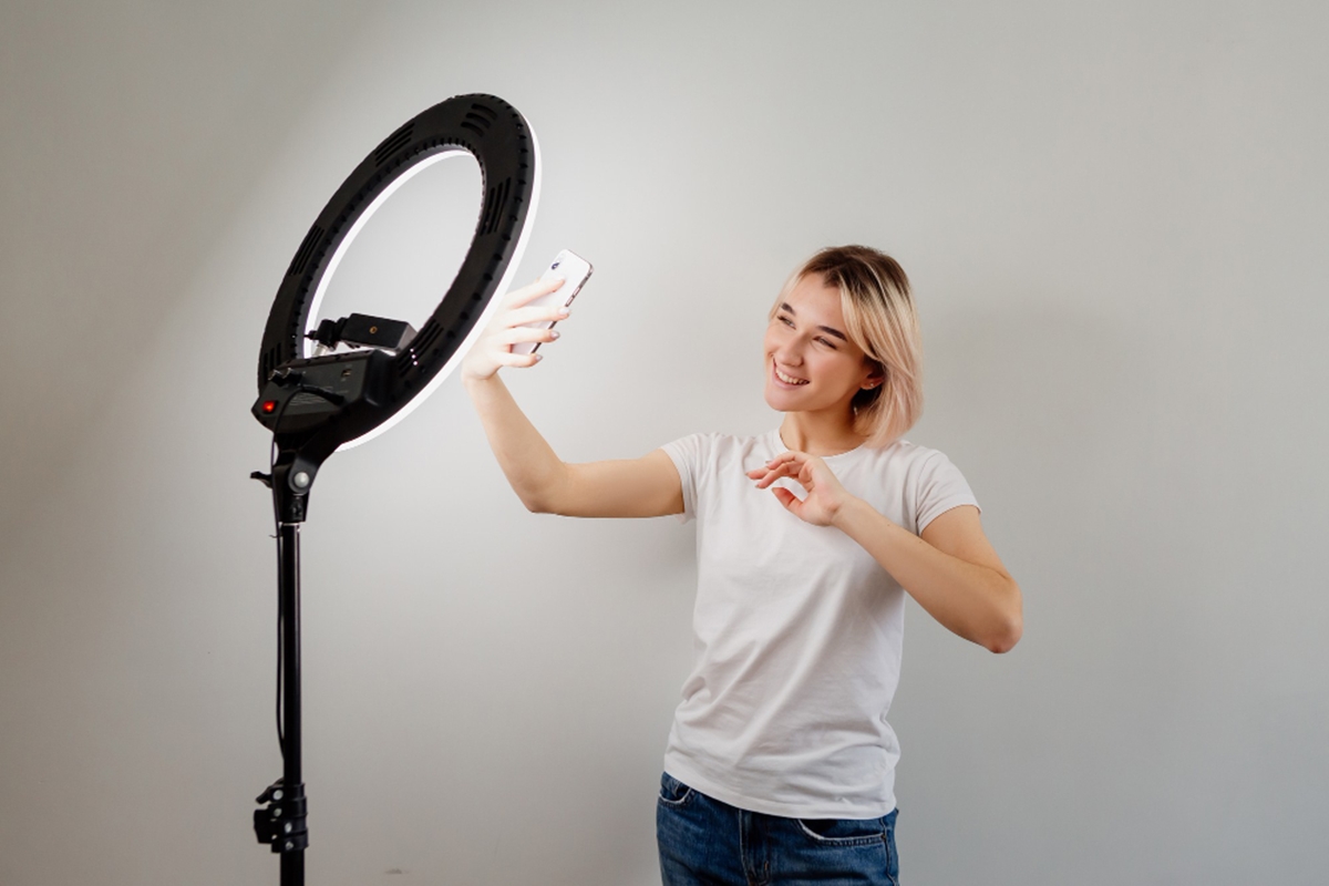 9 Amazing Ring Light Selfie for 2024