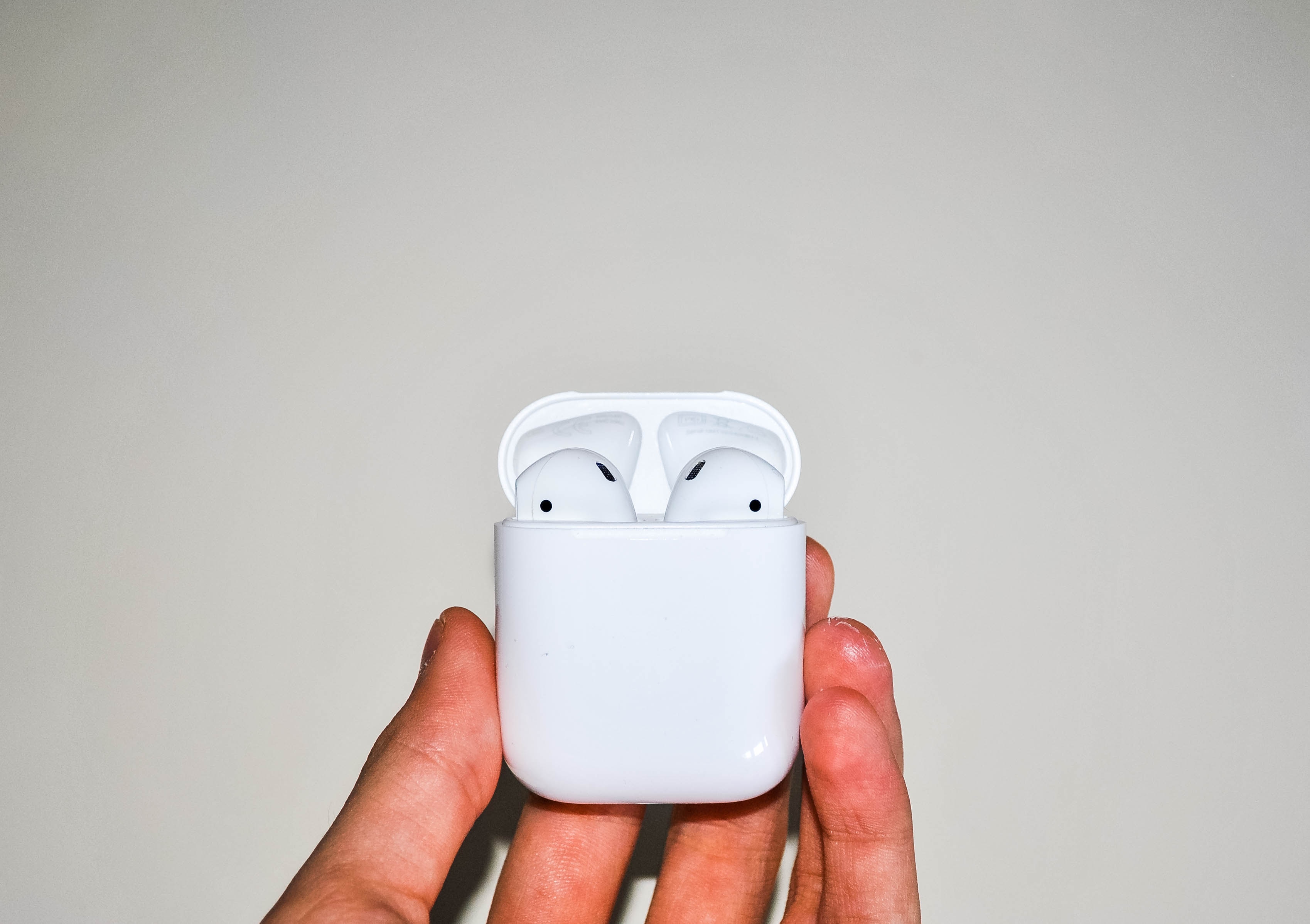 How To Wireless Charge Airpods With Iphone Cellularnews