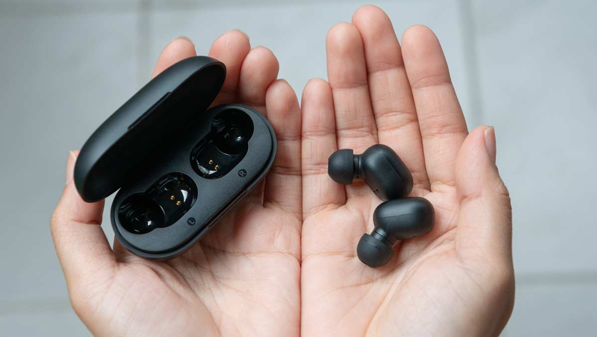 9 Best Wireless Earbuds For Adults for 2024