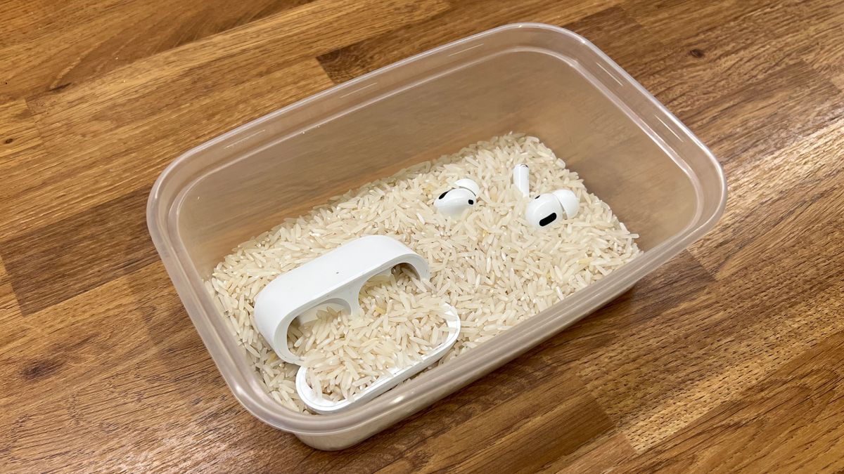 can-i-put-my-airpods-in-rice