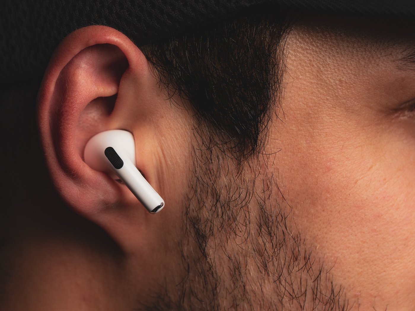 how-do-you-wear-airpod-pros