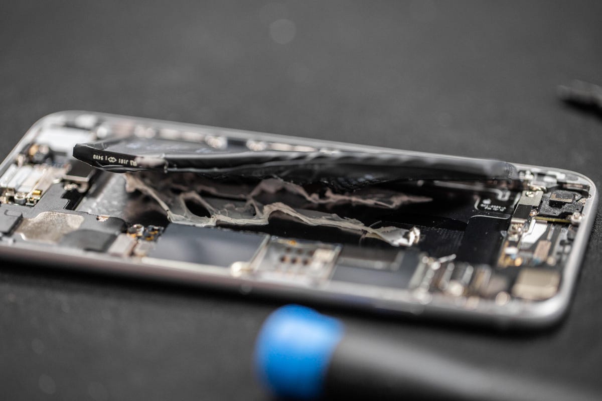 how-much-does-it-cost-to-replace-iphone-battery