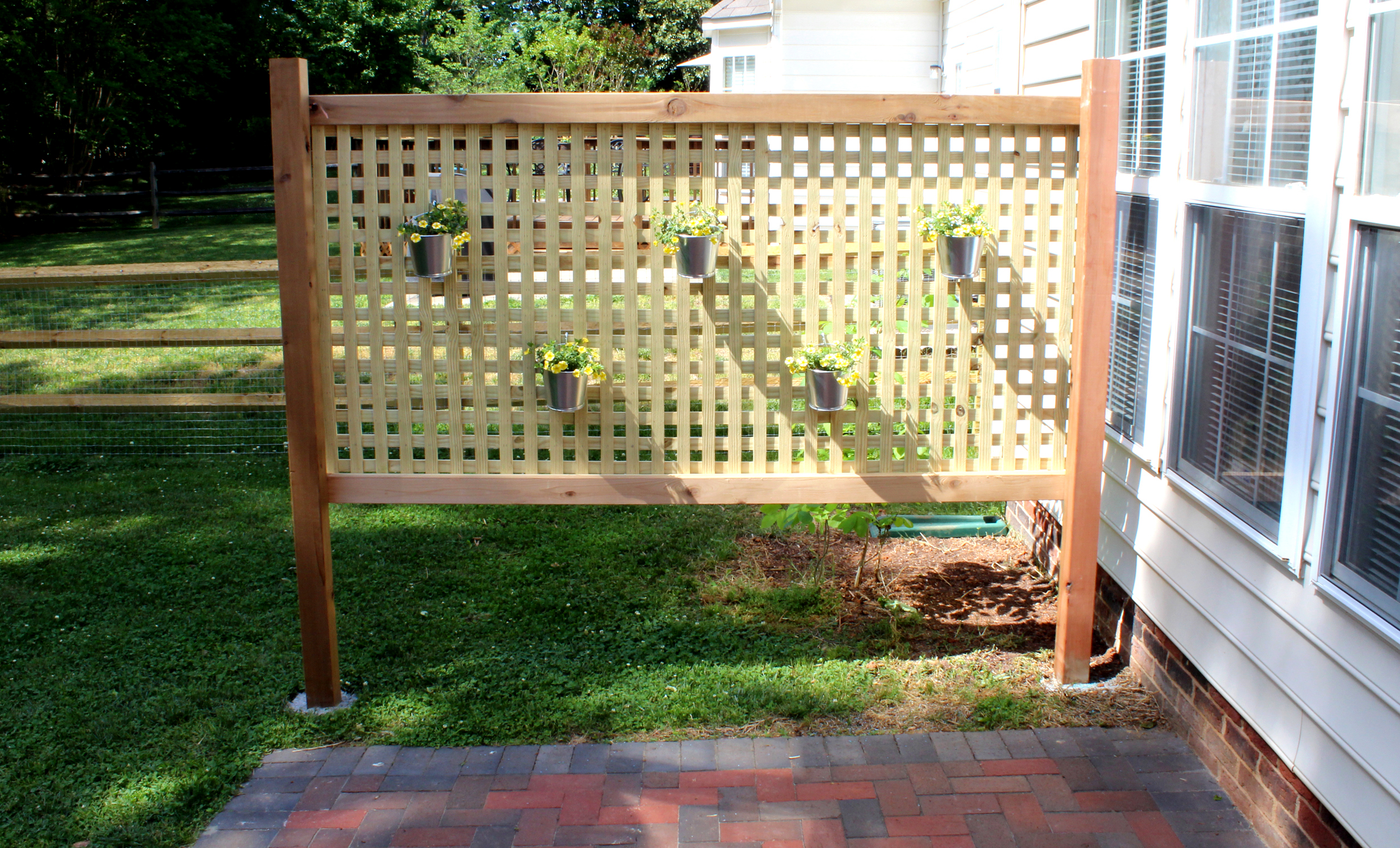 how-to-build-a-lattice-privacy-screen-for-deck