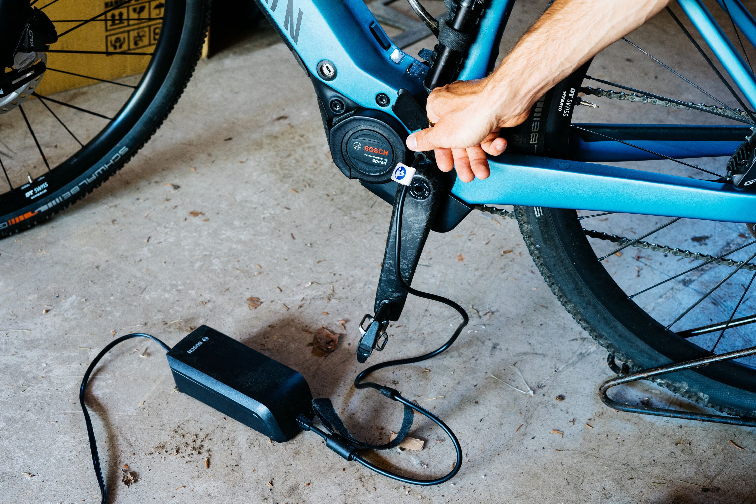 how-to-charge-electric-bike-battery