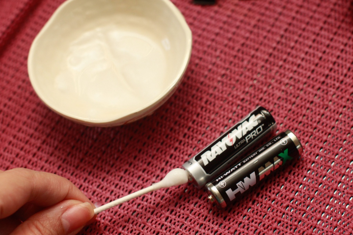how-to-clean-battery-acid