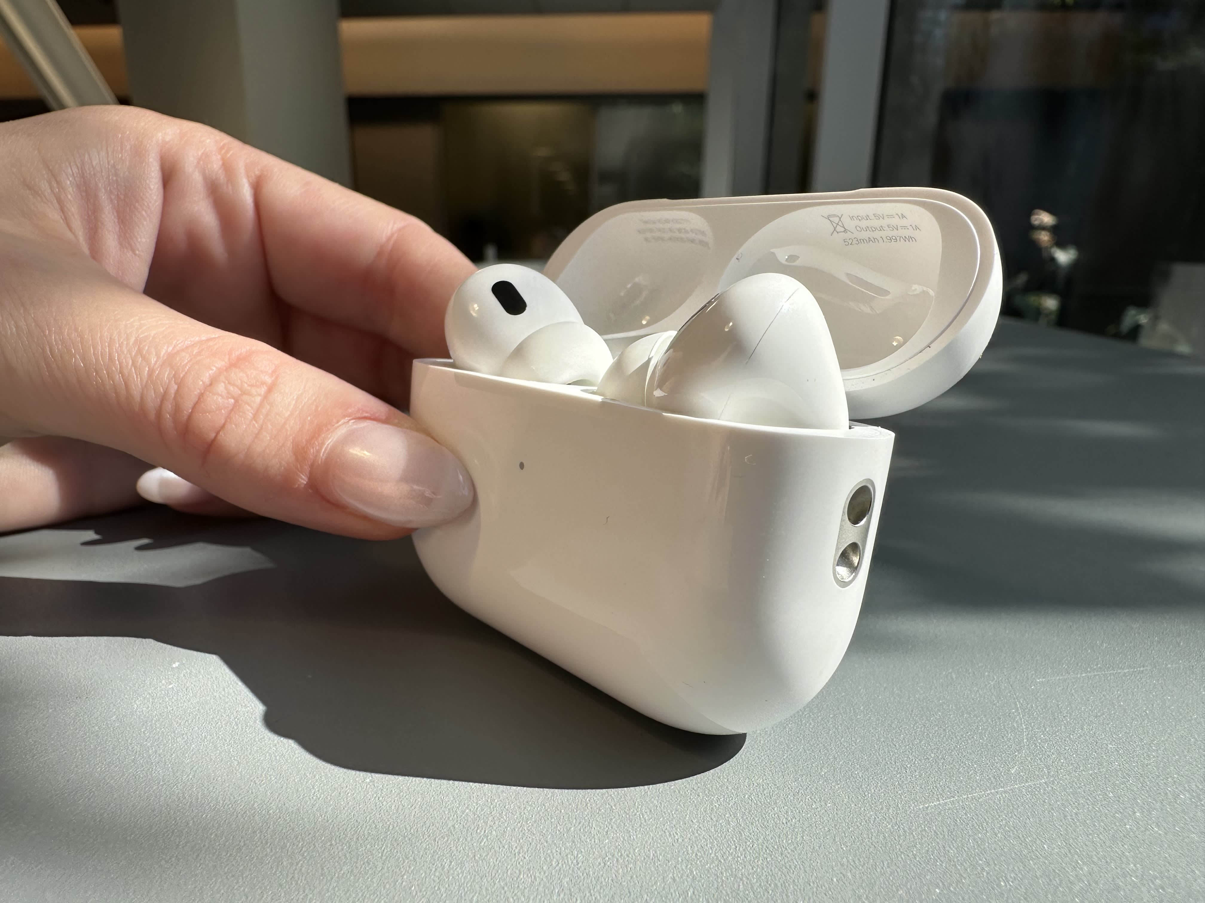 how-to-connect-a-new-airpod-to-case