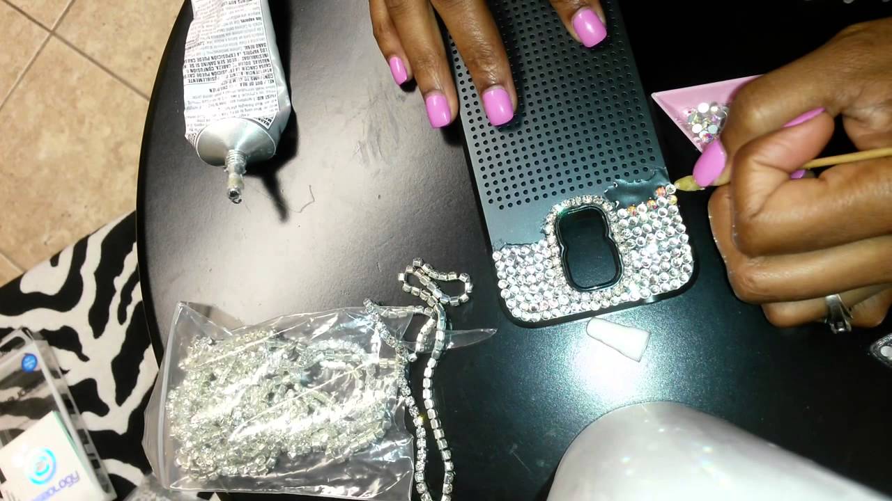 how-to-decorate-a-cell-phone-case-with-rhinestones