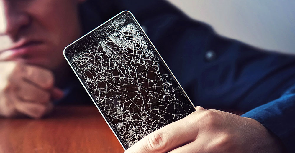 how-to-fix-a-cracked-cellphone-screen-at-home