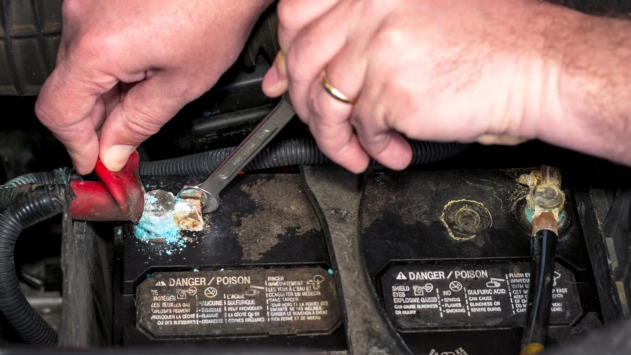 how-to-get-corrosion-off-battery-terminals