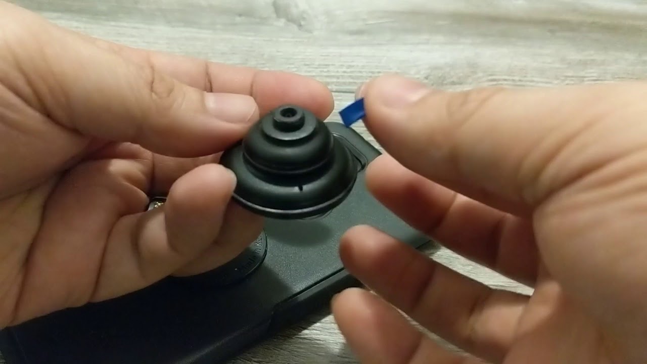 how-to-install-popsocket-clip