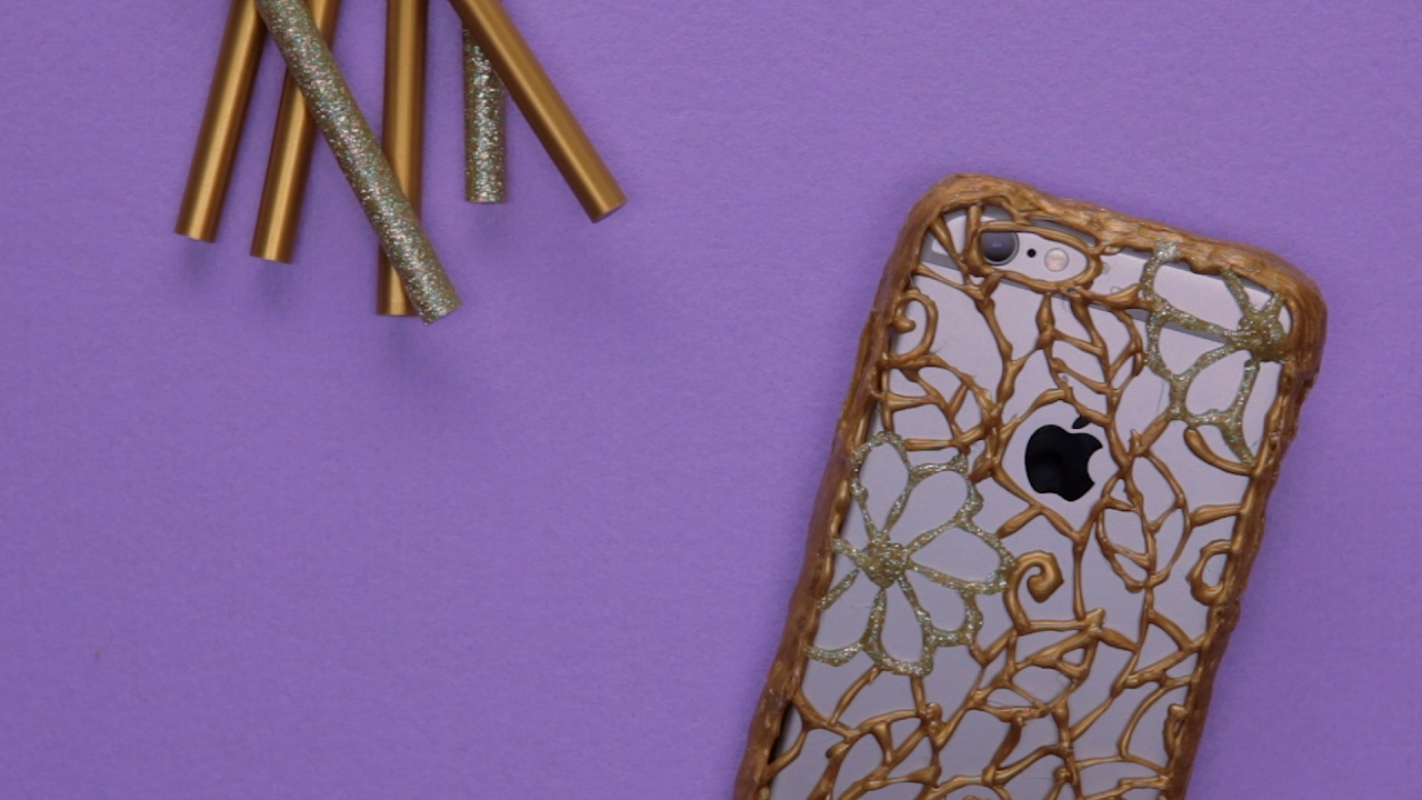 how-to-make-a-phone-case-with-hot-glue