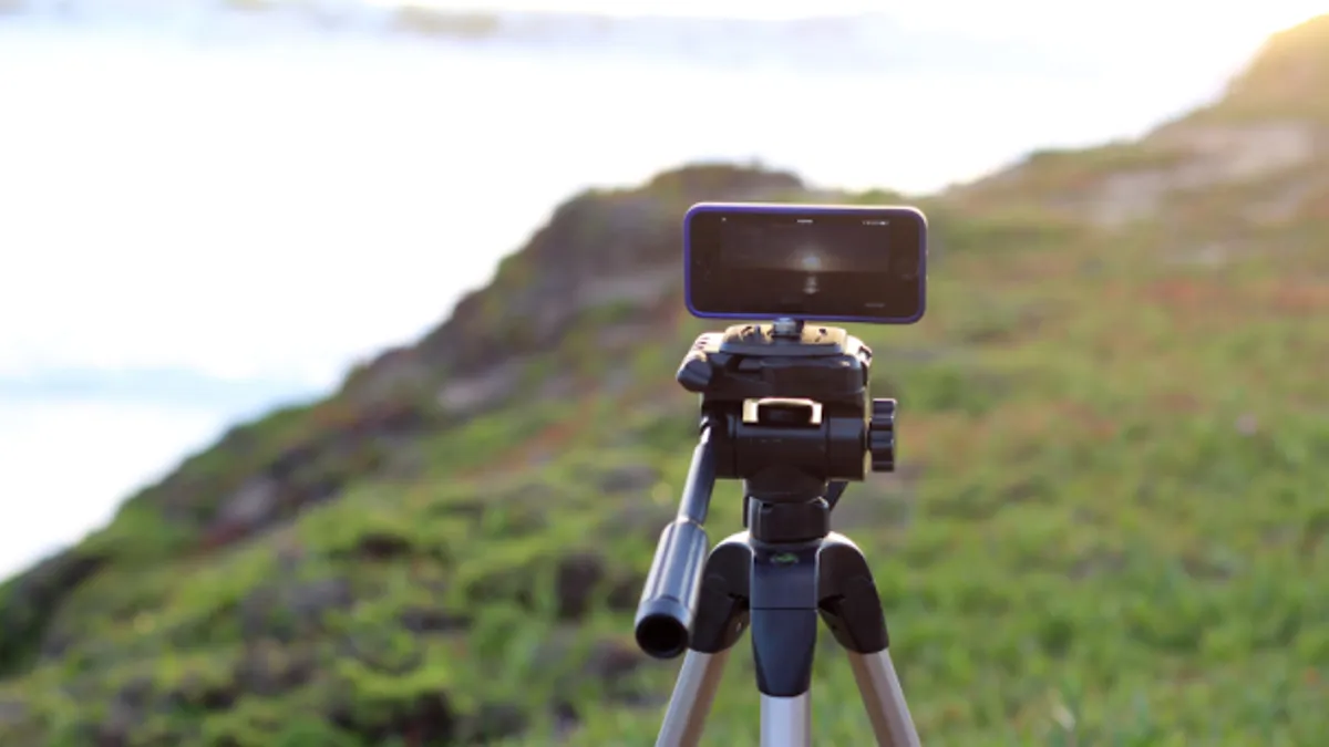 how-to-mount-camera-to-tripod