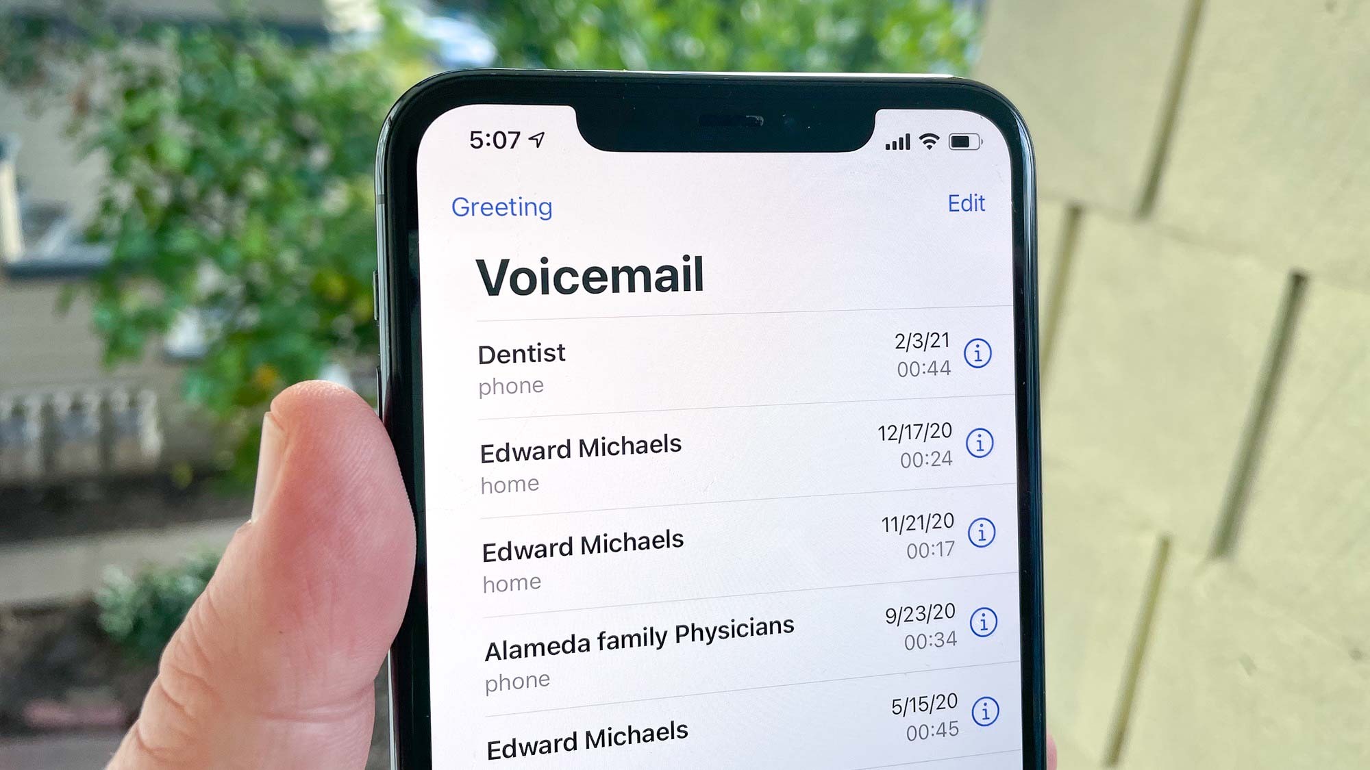how-to-set-voicemail-on-iphone