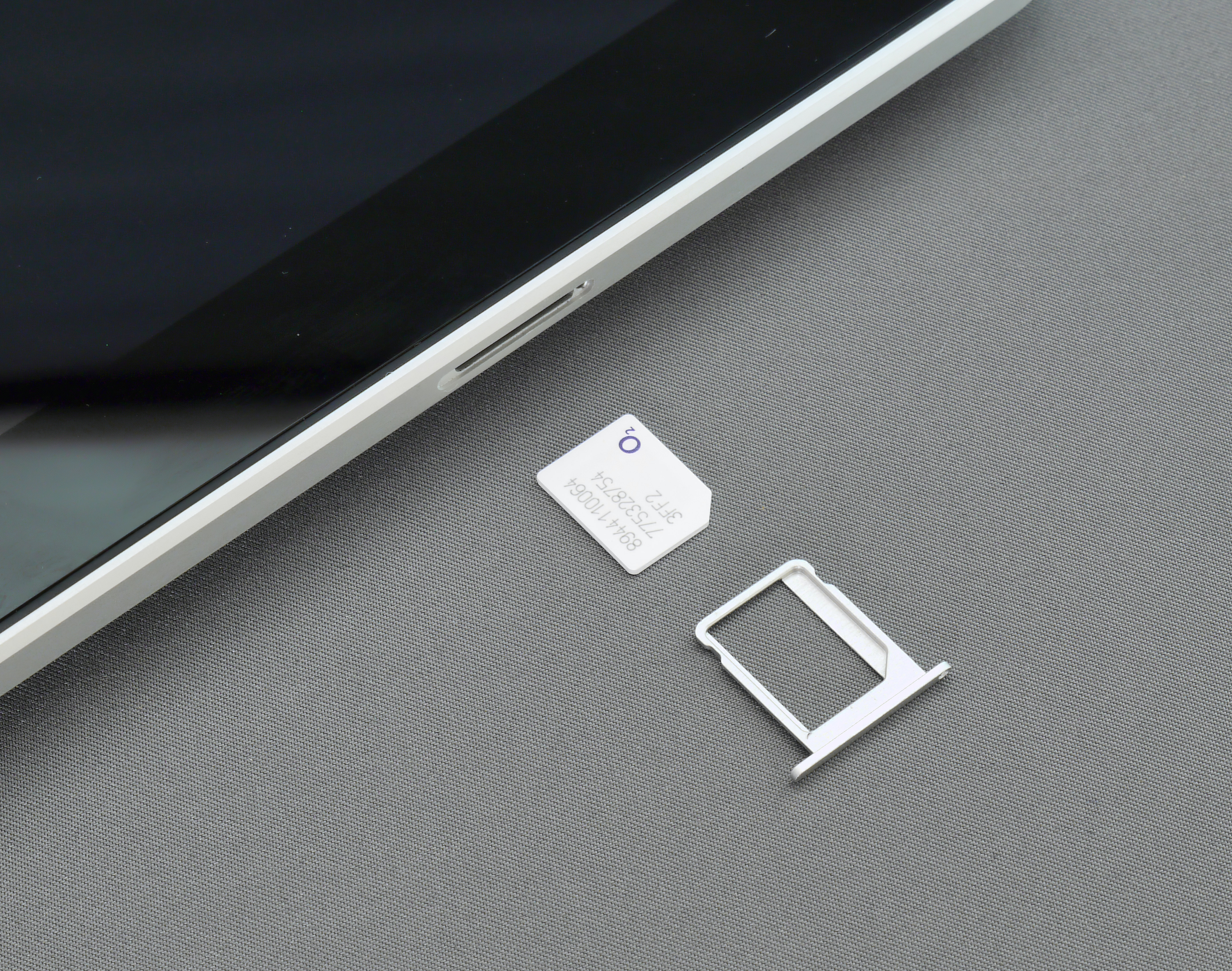 how-to-take-sim-card-out-of-iphone