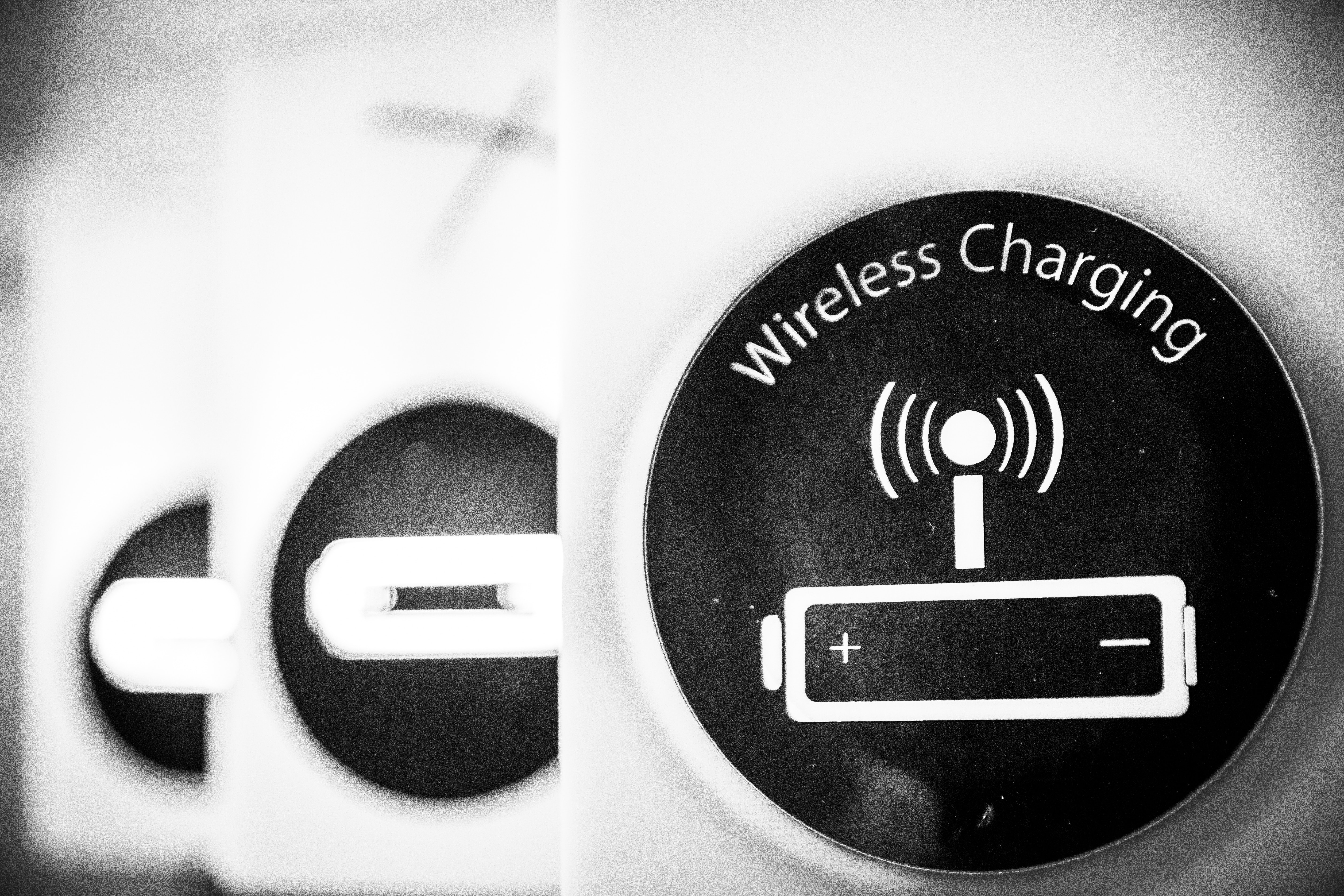 how-to-turn-on-wireless-charging-motorola