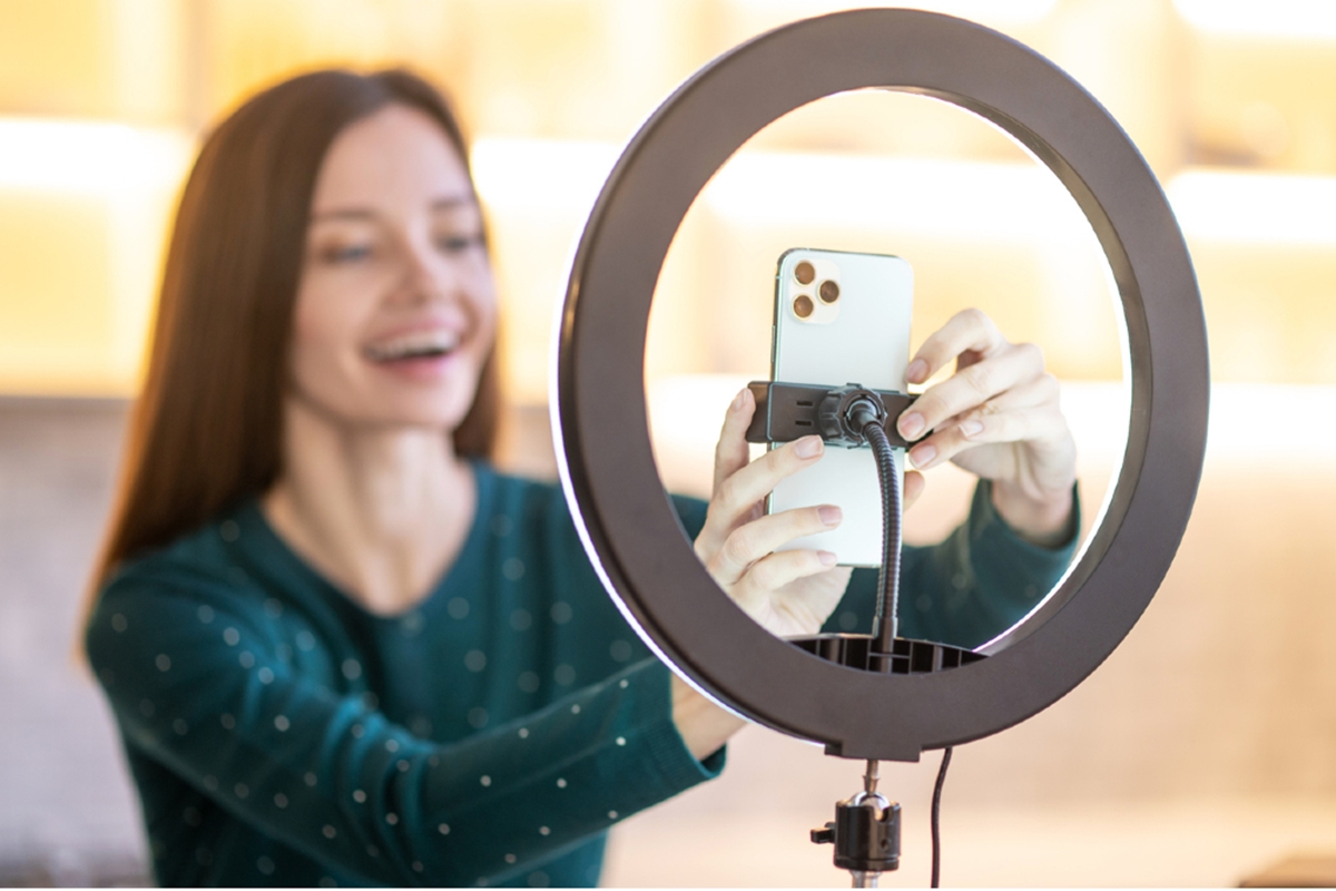 how-to-use-a-ring-light-with-phone