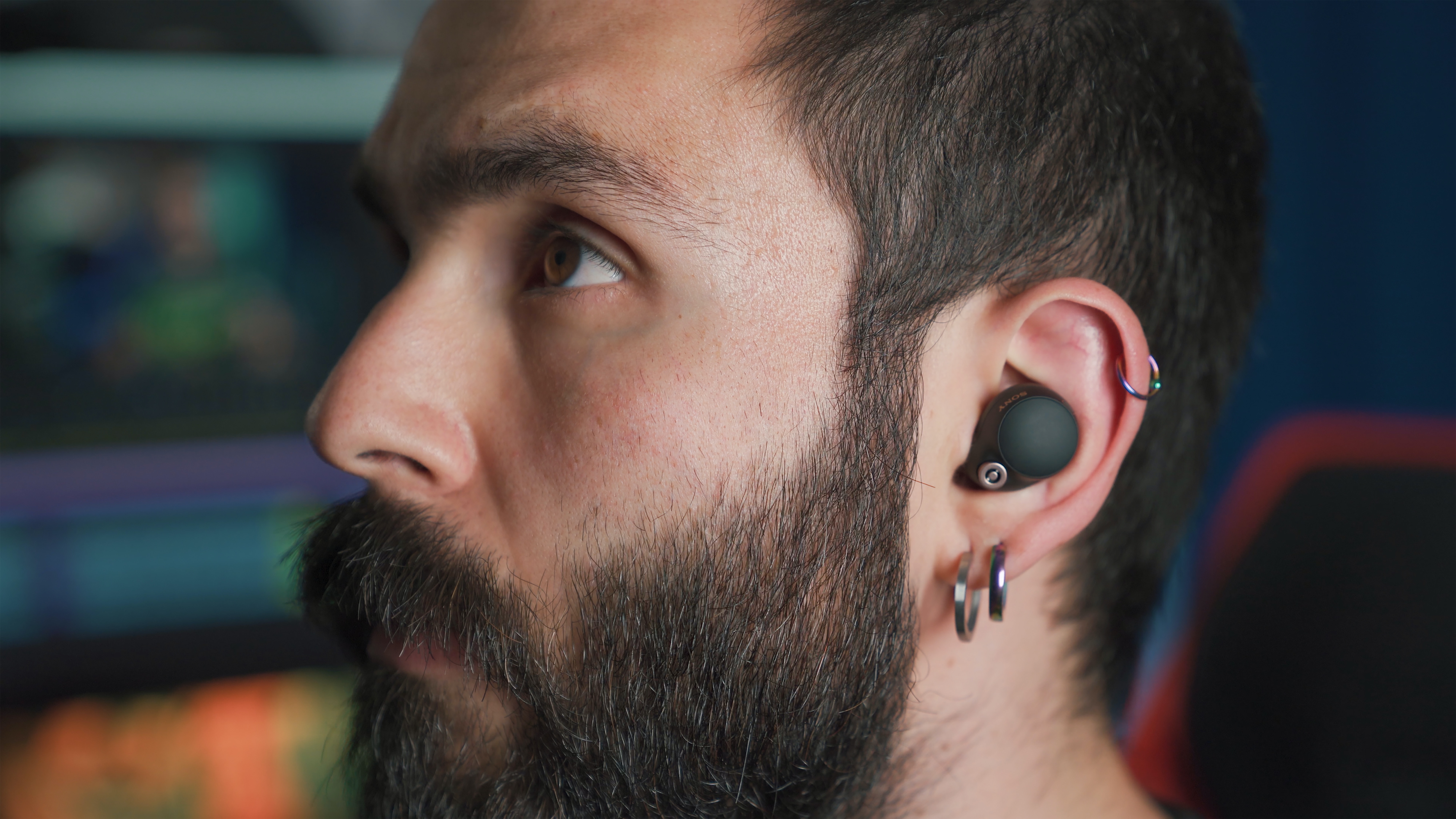 how-to-wear-wireless-earbuds-properly