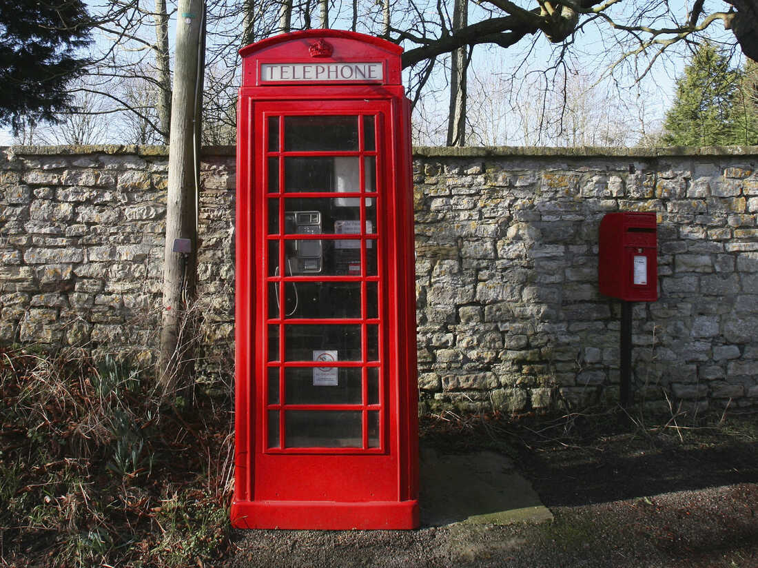 in-england-what-color-paint-is-used-on-all-public-phone-booths-and-mailboxes