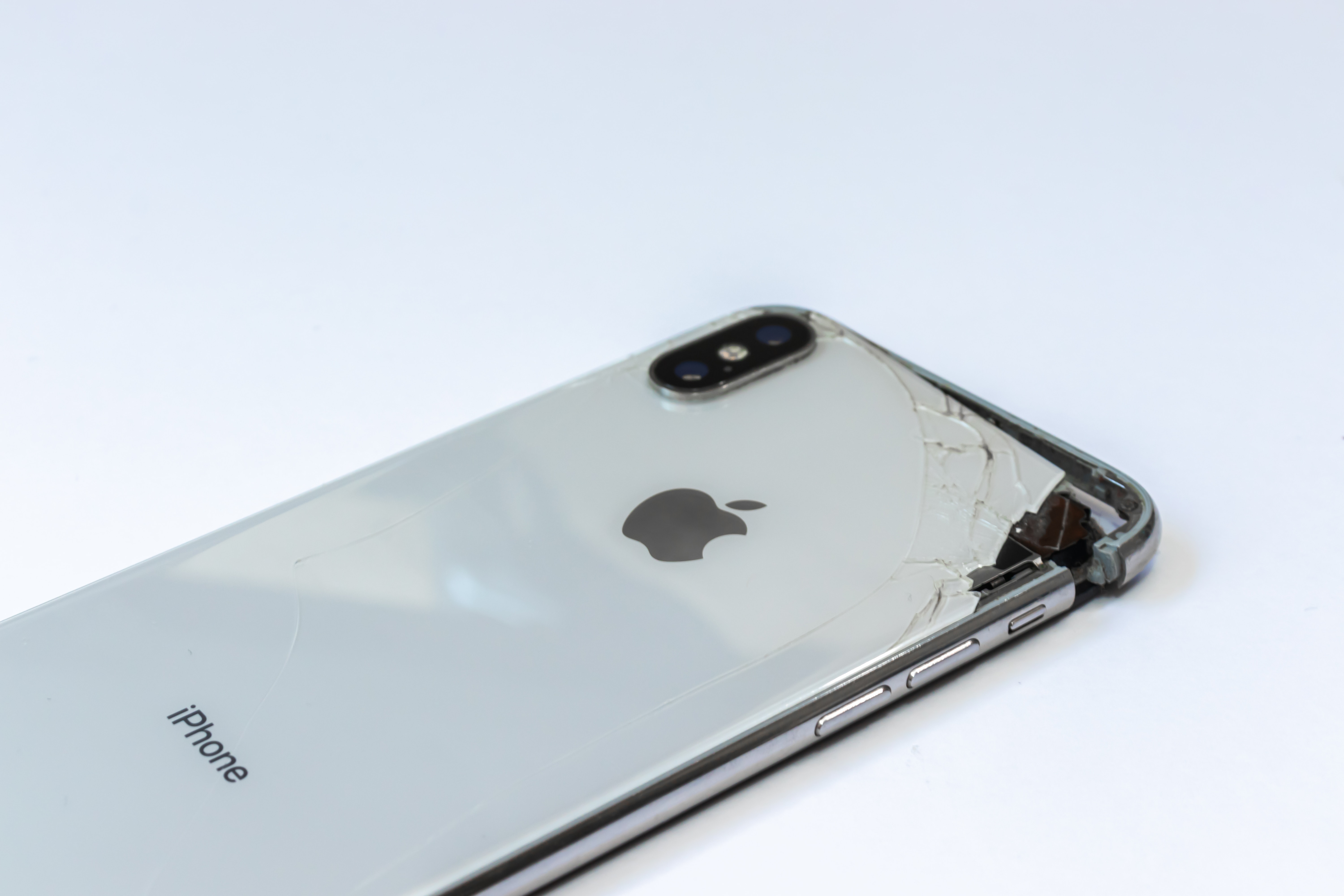 what-can-damage-your-iphone