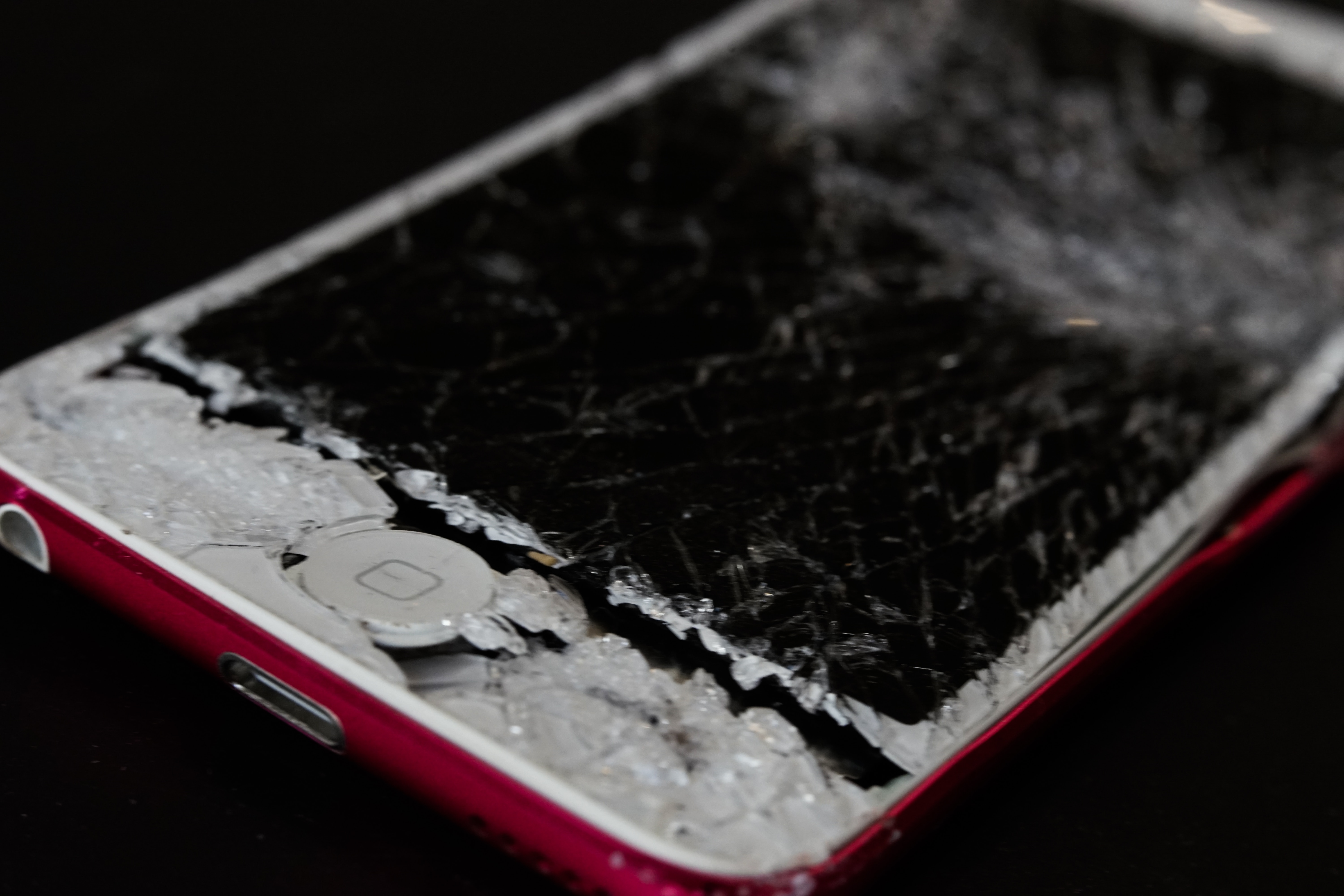 what-to-do-if-your-screen-protector-is-cracked