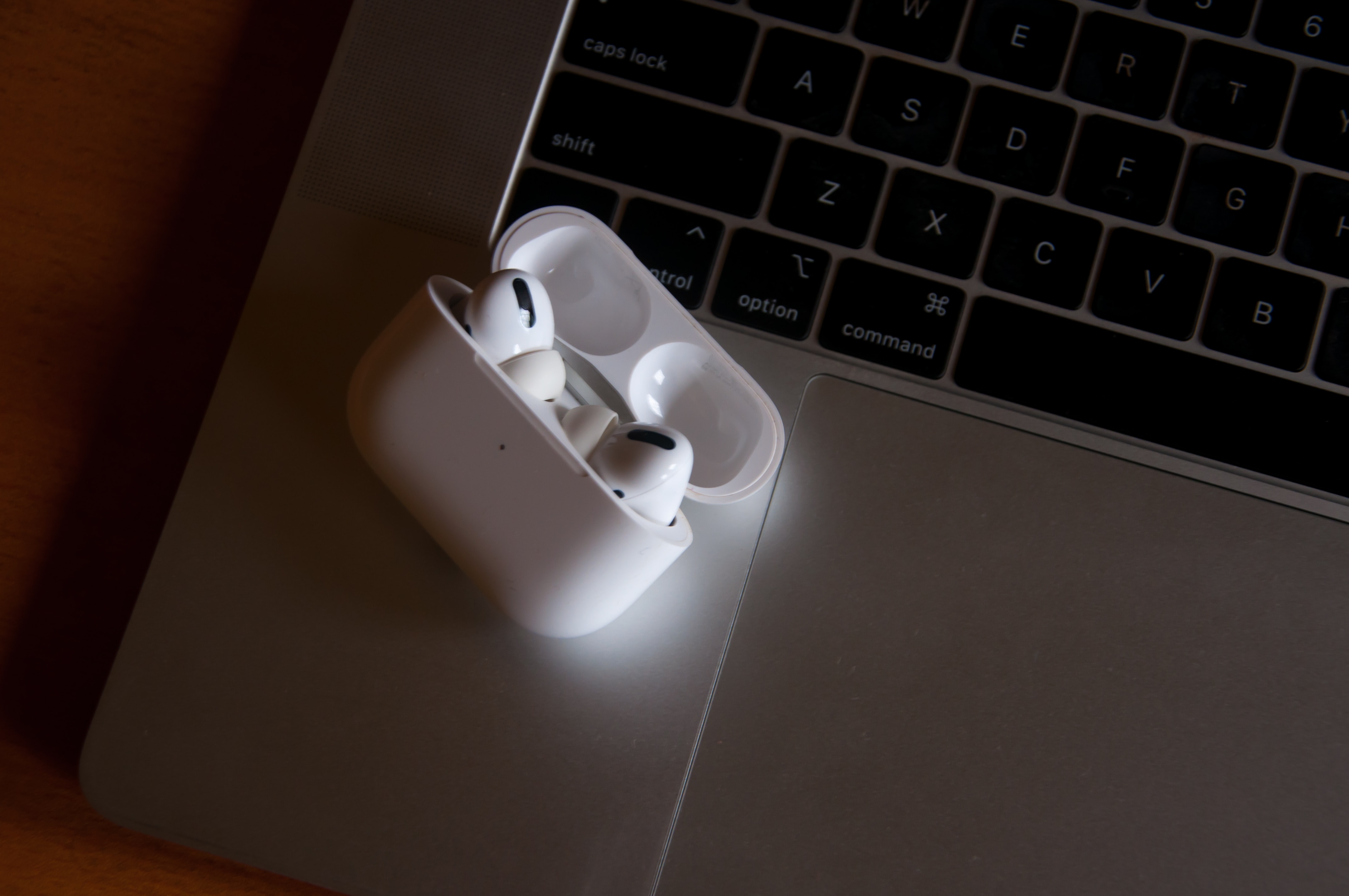 which-airpods-are-wireless-charging