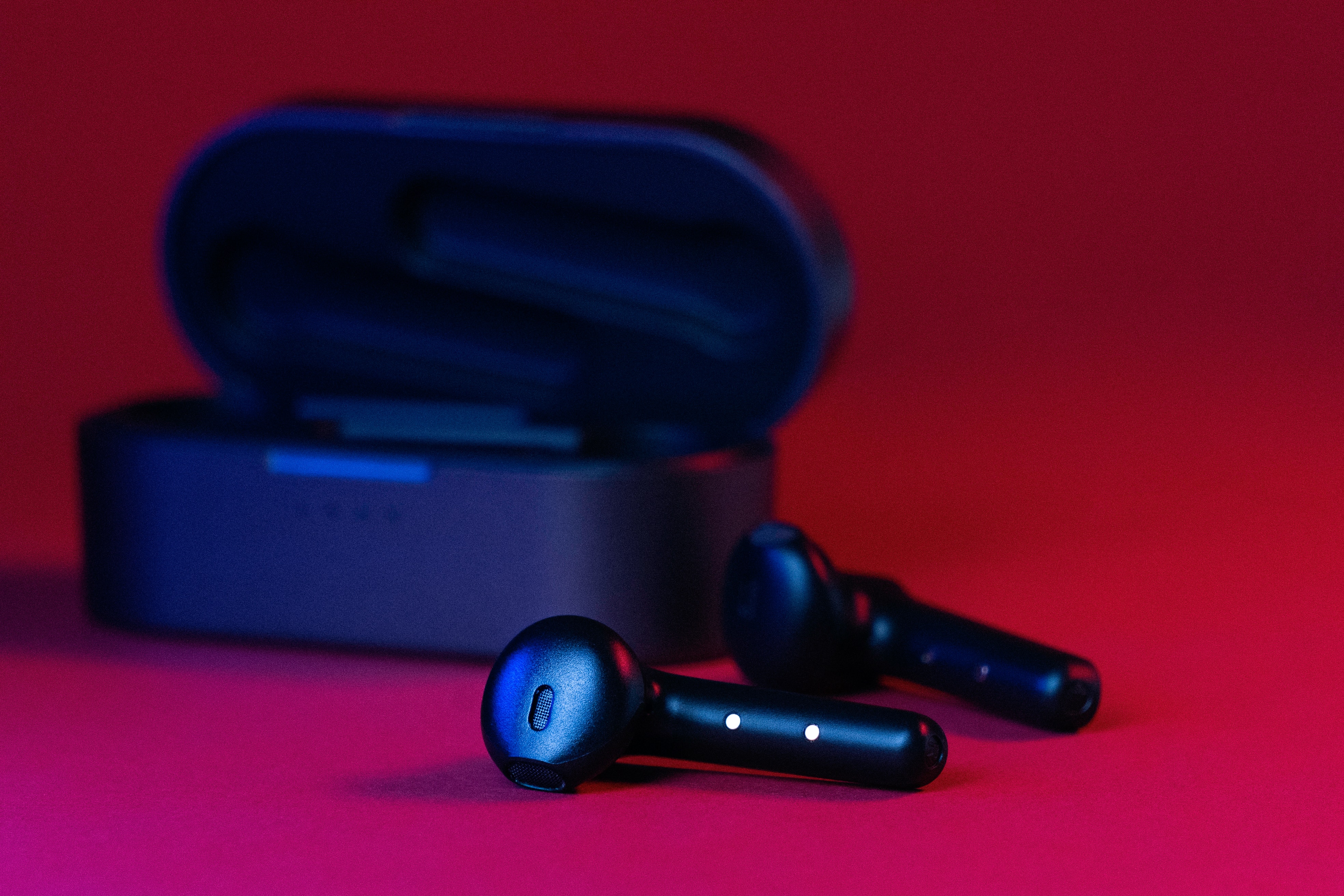 which-wireless-earbuds-have-the-best-microphone